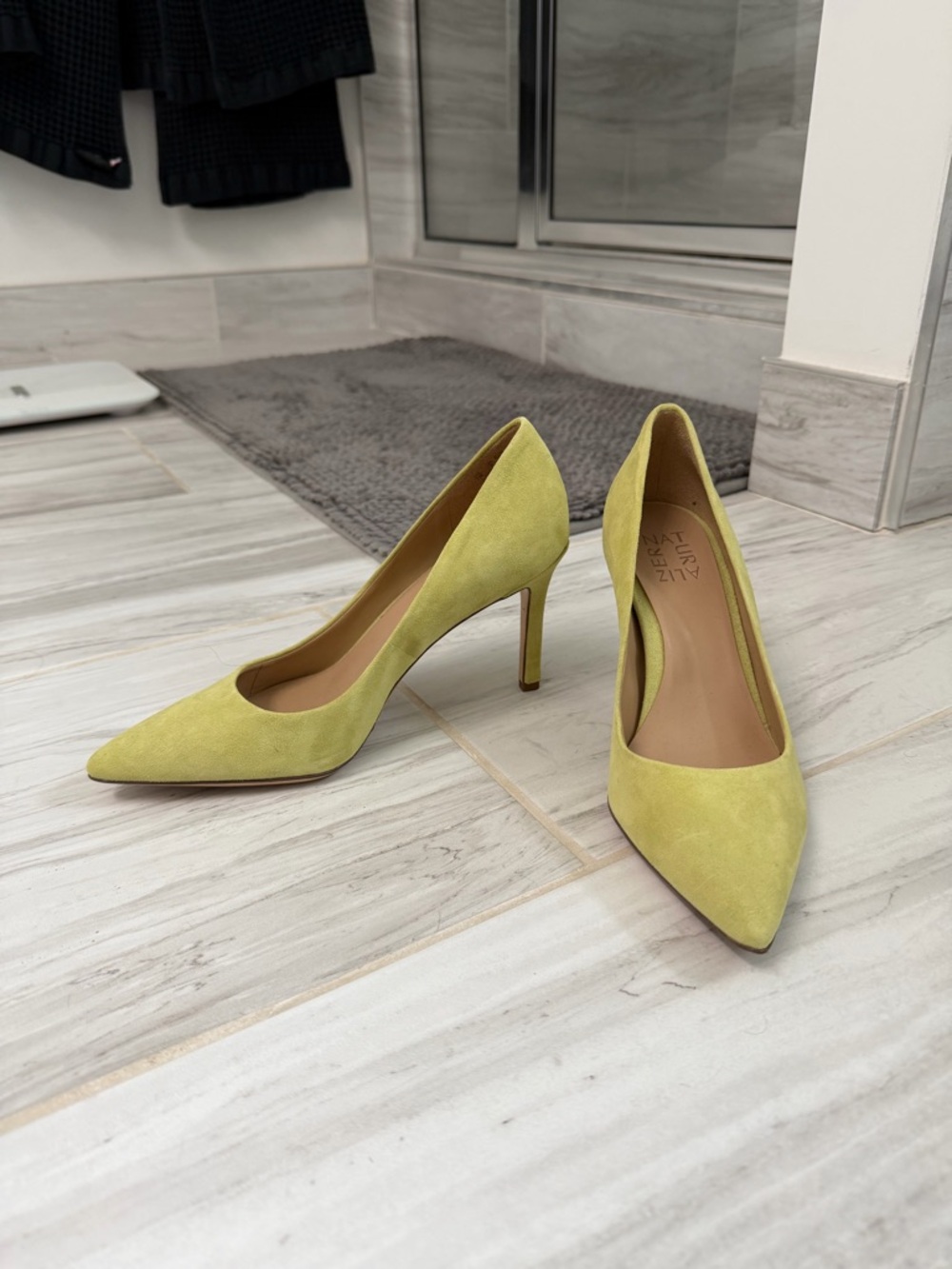 Naturalizer Anna Pump - Size 7 Lime Green Suede